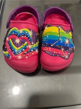Kids Pink Rainbow Heart Clogs Sandals - Brand
